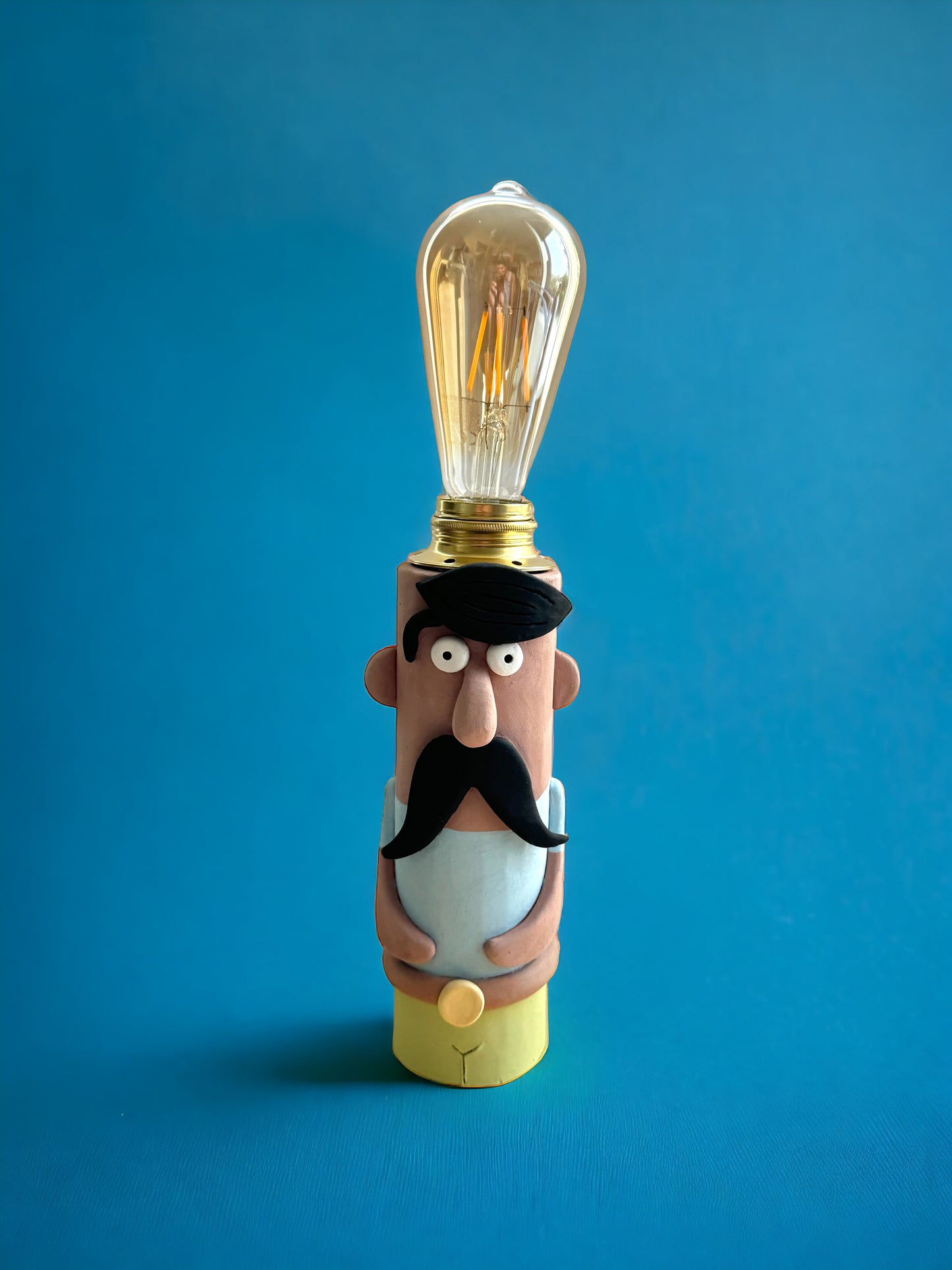 Lampada da ragazzo baffuto