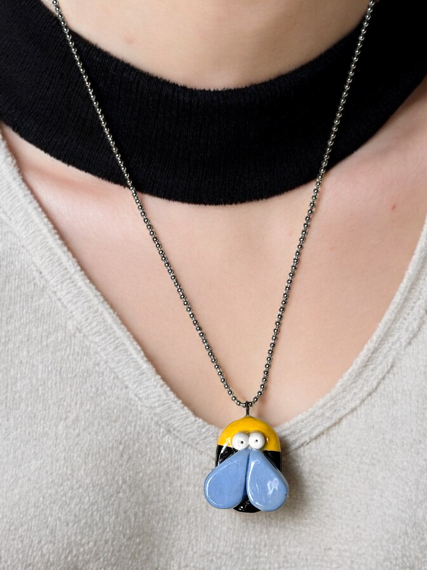 Ciondolo ape in ceramica (con collana)
