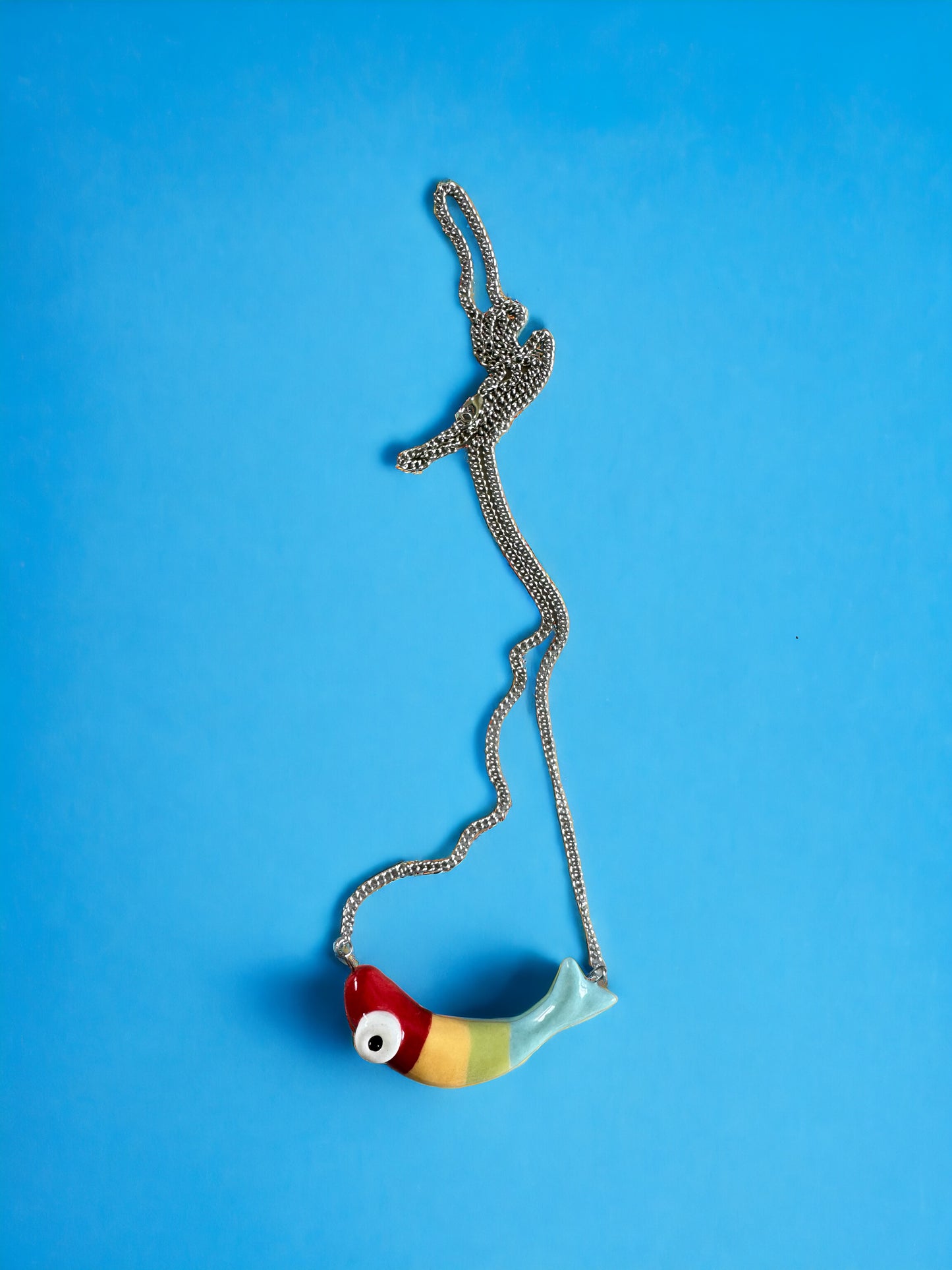 Ciondolo a forma di pesce in ceramica (con collana)