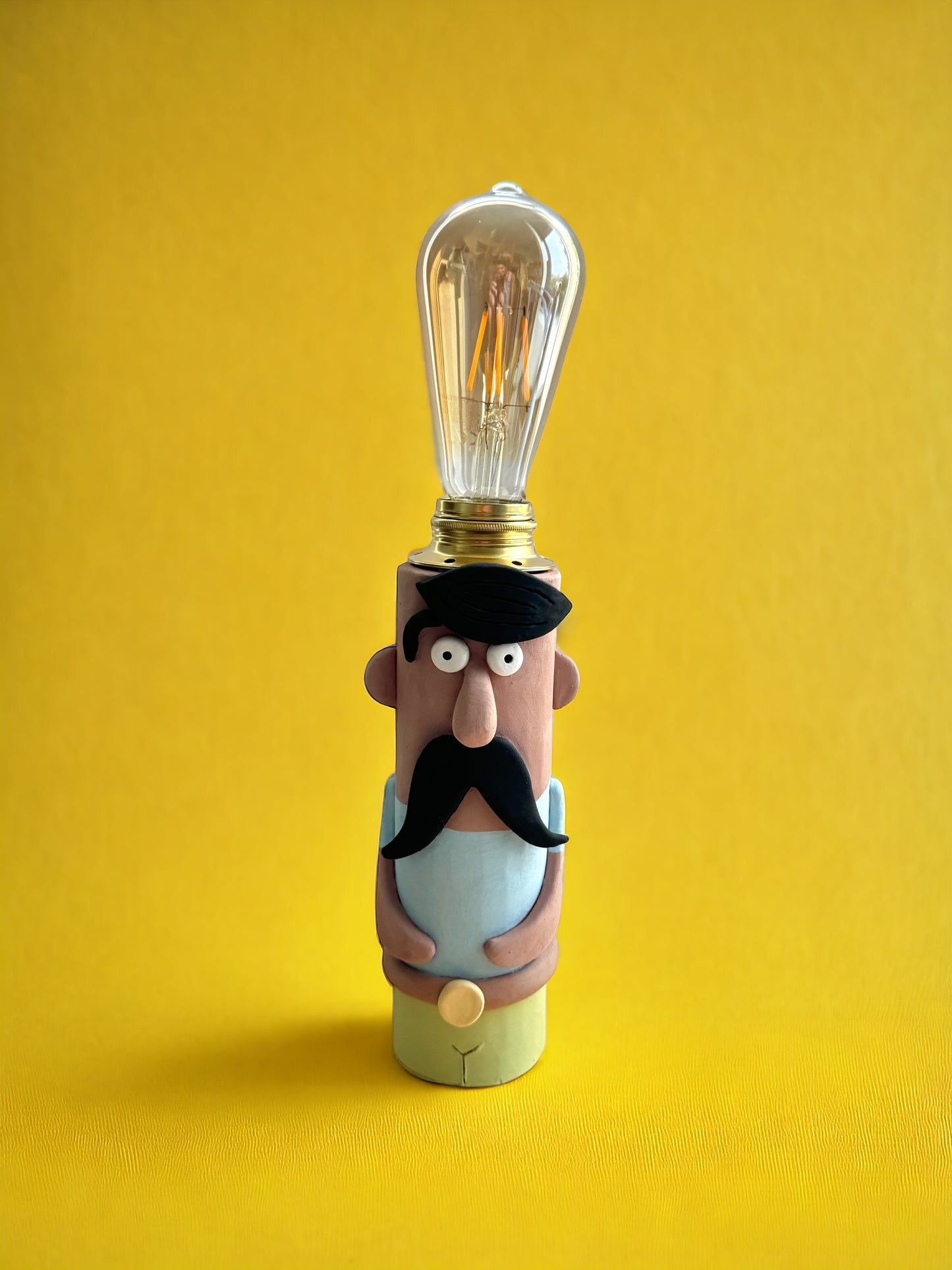 Lampada da ragazzo baffuto