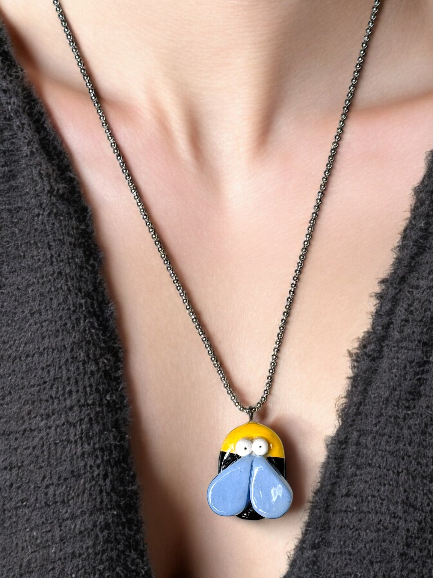 Ciondolo ape in ceramica (con collana)