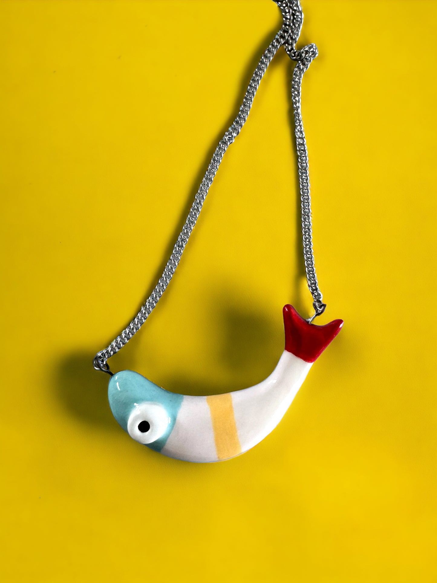 Ciondolo a forma di pesce in ceramica (con collana)