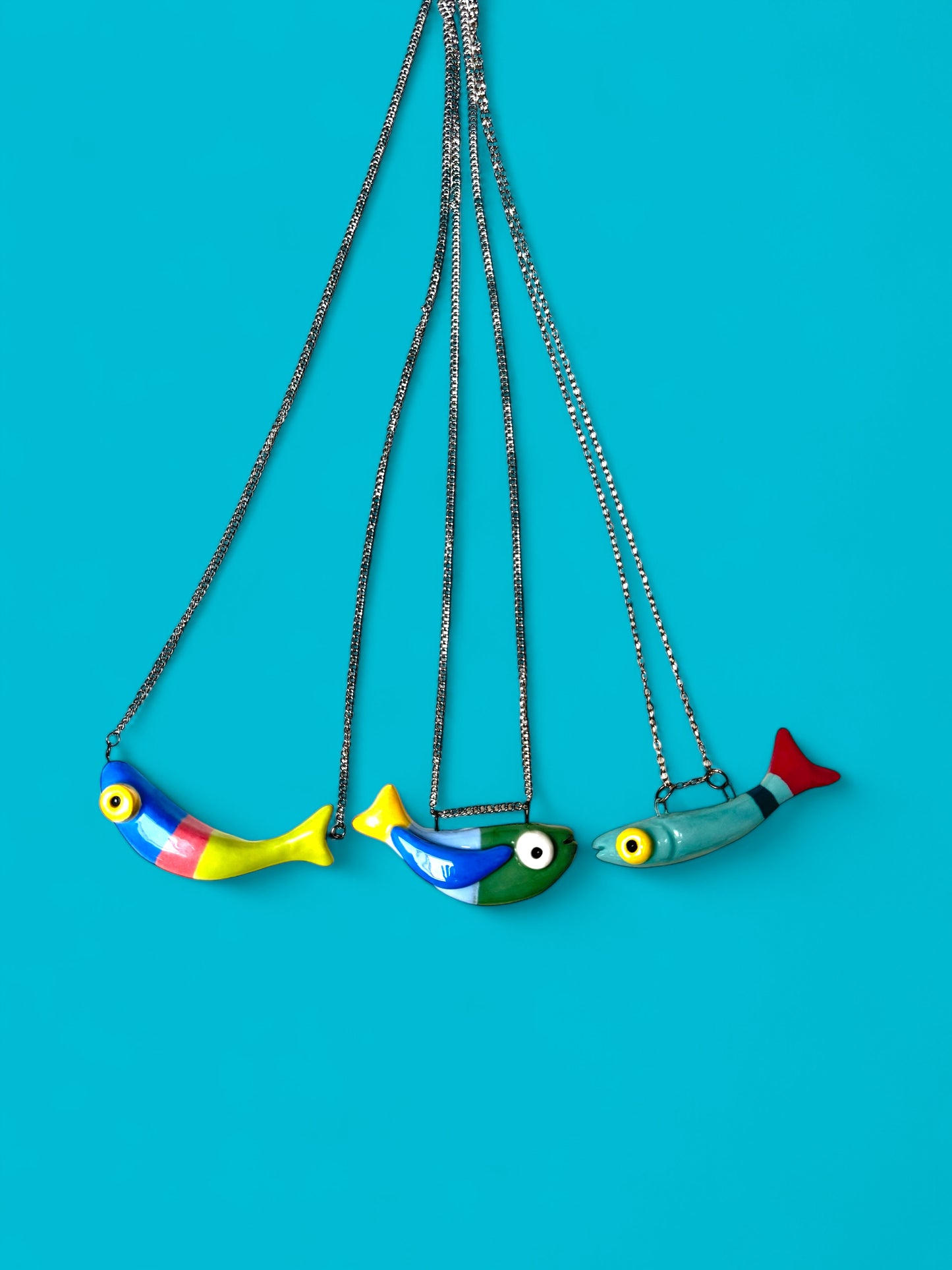 Ciondolo a forma di pesce in ceramica (con collana)