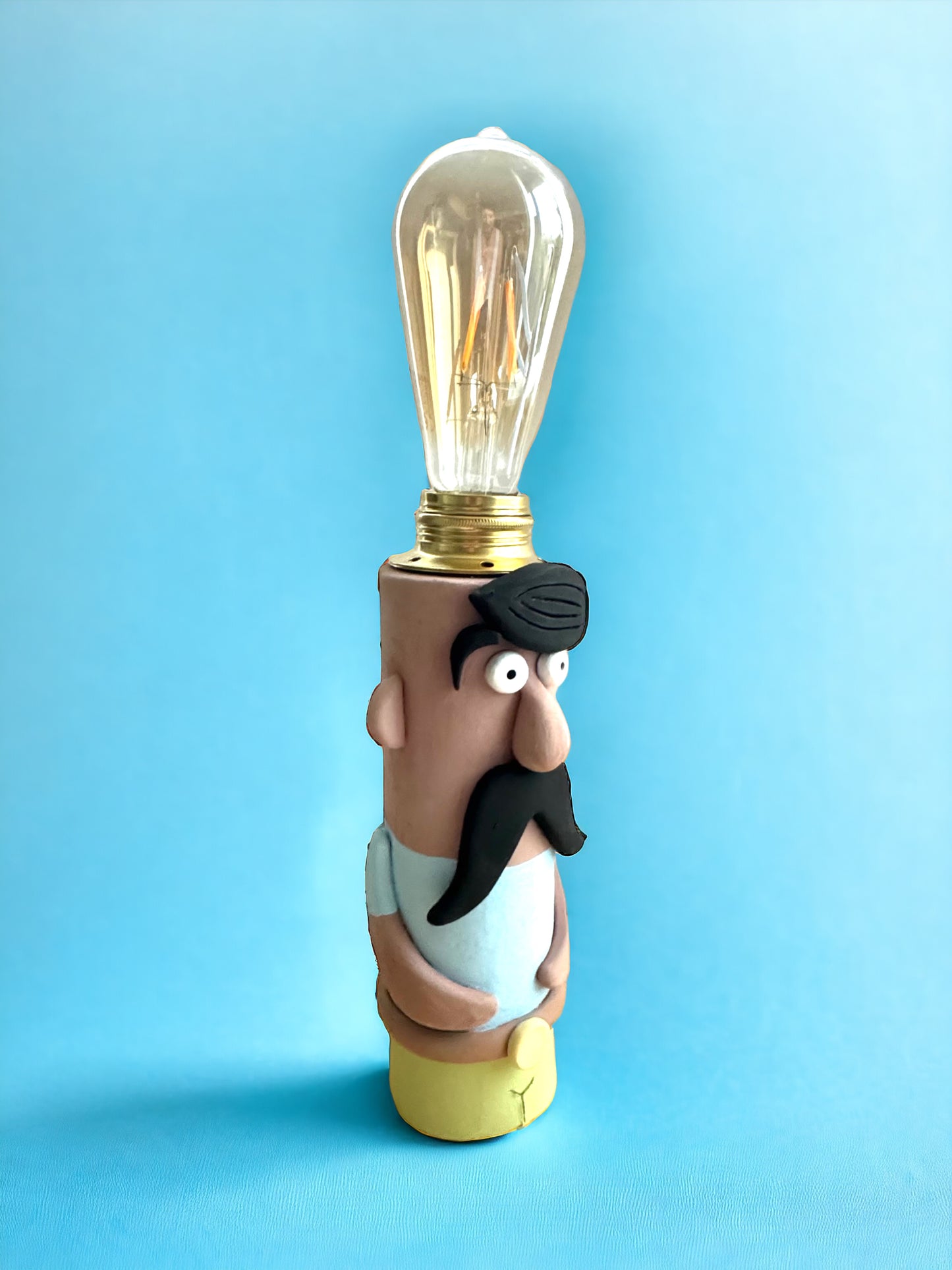 Lampada da ragazzo baffuto