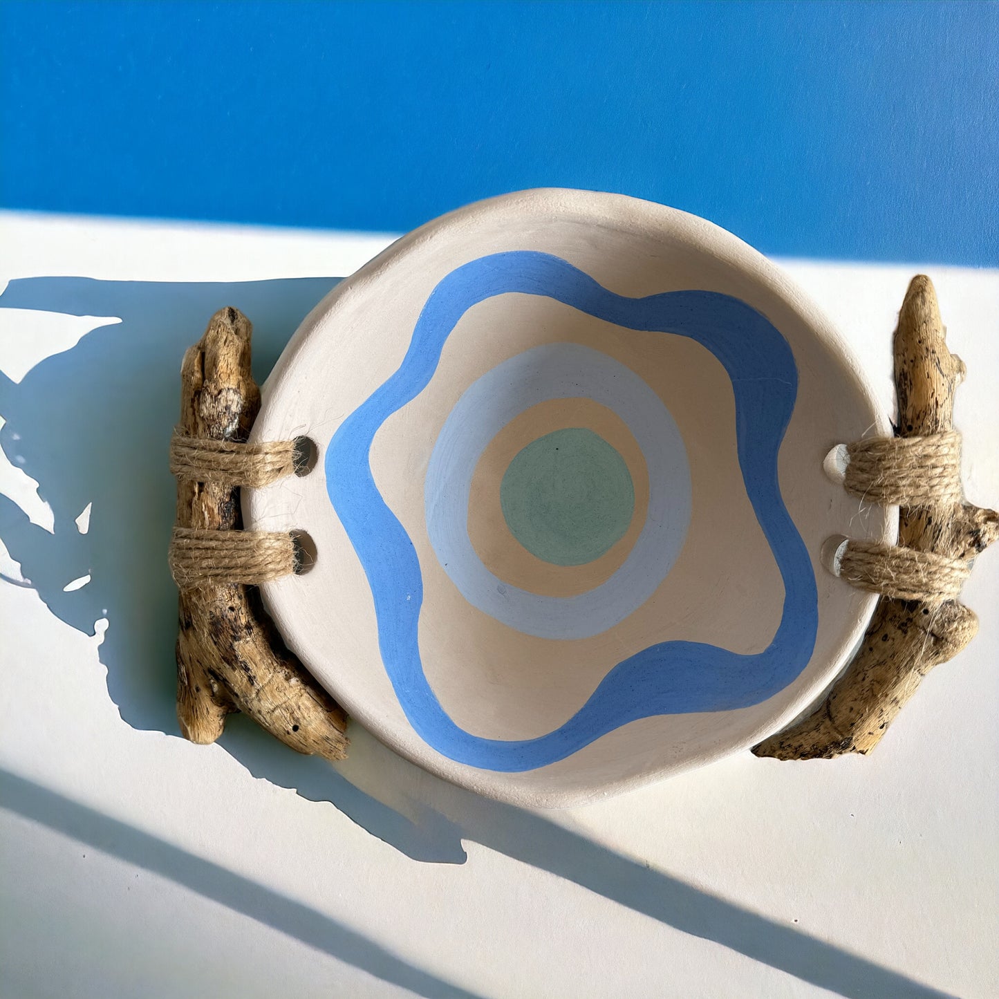 Ceramic bowl with drift woods