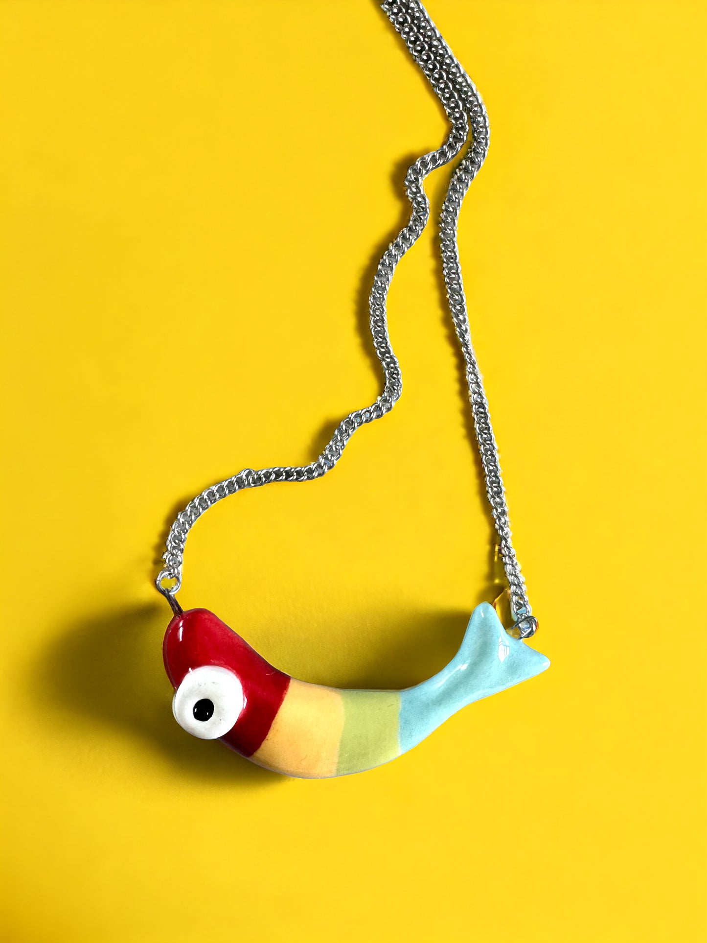 Ciondolo a forma di pesce in ceramica (con collana)