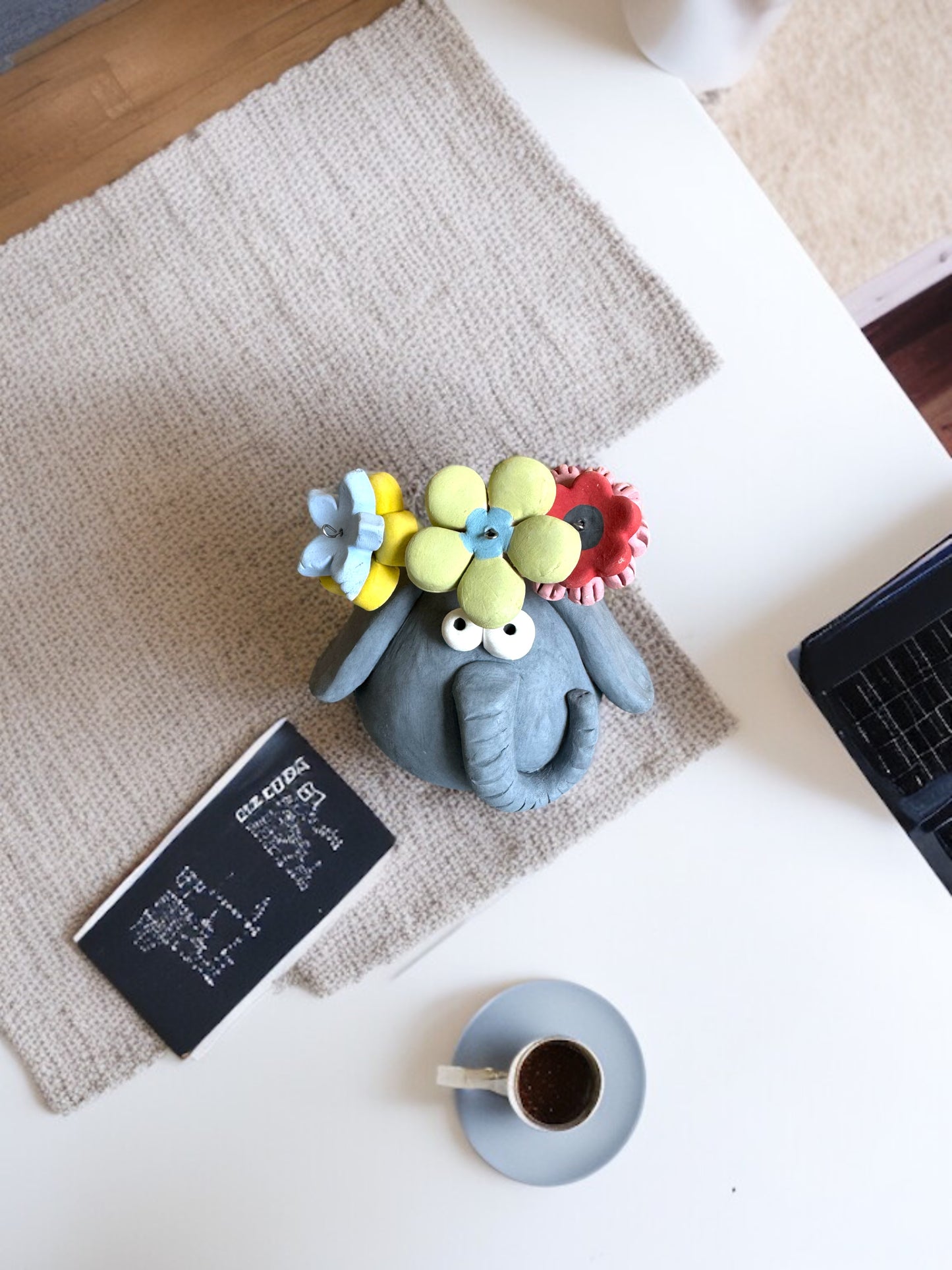 L'elefante con i fiori